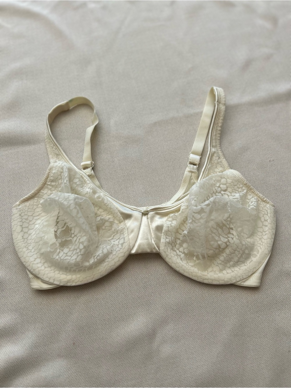 Olga Lace Underwire Bra in Ivory Cream